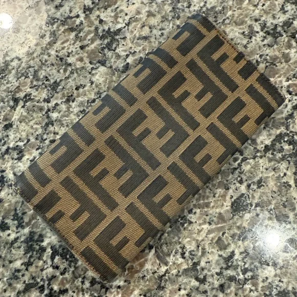 AUTHENTIC Fendi Brown and Black Wallet - Picture 4 of 7